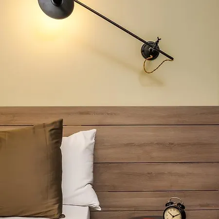 Despina * 波利克罗诺